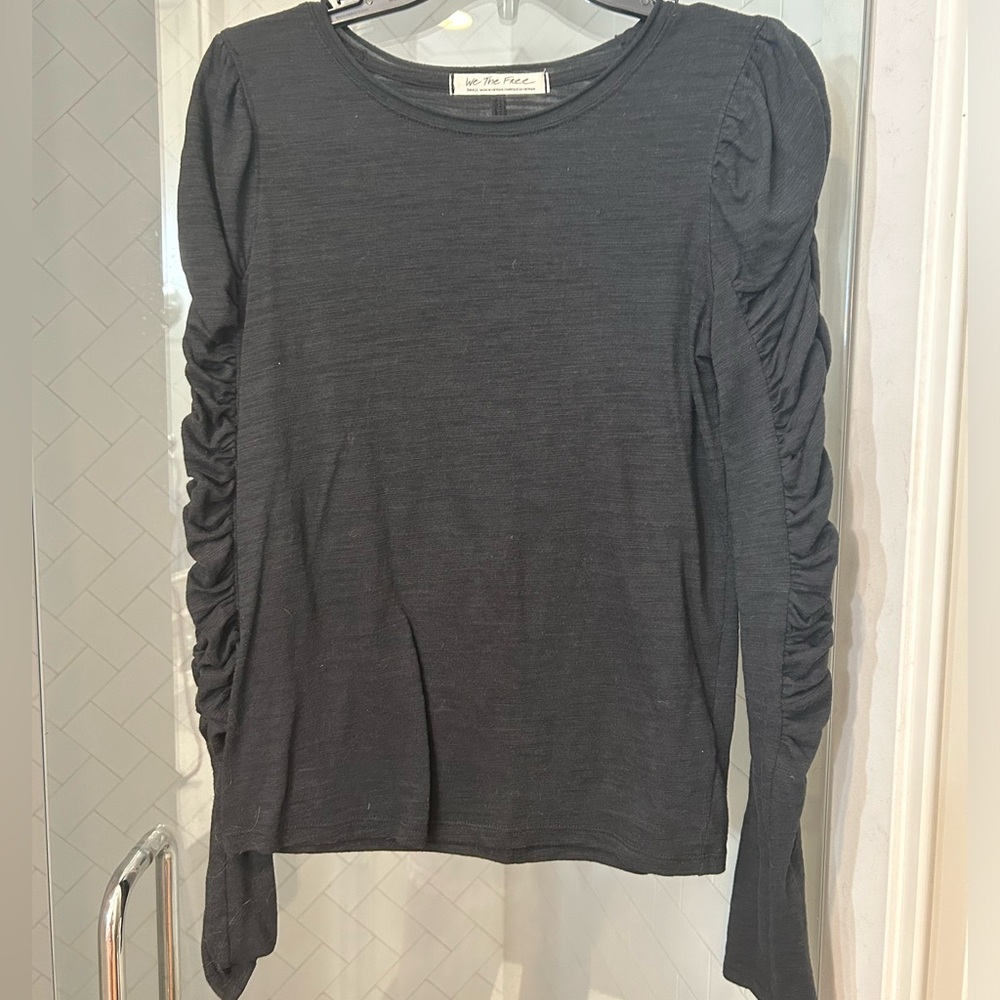 WE THE FREE black long sleeve top size small